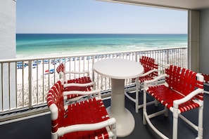 Outdoor dining - IBR 7004: Feel the Sand Between Your Toes! Lavish retreat location! (Fort Walton Beach)
