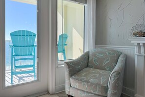 Televisie en een open haard