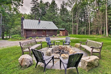 Londonderry Vacation Rental | 2BR | 1BA | 1,036 Sq Ft | 1 Step to Enter