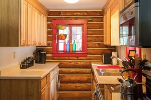 Fridge, microwave, stovetop, dishwasher
