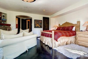 7 Schlafzimmer, BĂŒgeleisen/BĂŒgelbrett, kostenloses WLAN, BettwĂ€sche