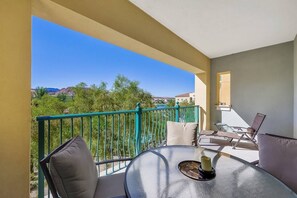 تناول الطعام بالخارج