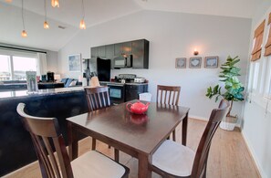 Dining - Stowe Retreat of Hatteras, Pool Access, Pet Friendly, Above Shopping Plaza! (Hatteras)