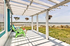 Terrace/patio - Oceanfront White Stone Cottage w/ Private Beach! (White Stone)