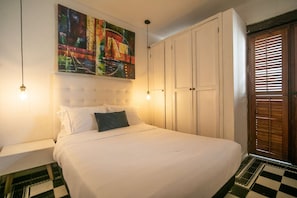 6 chambres, coffre-fort, accès au Wi-Fi (inclus), literie fournie