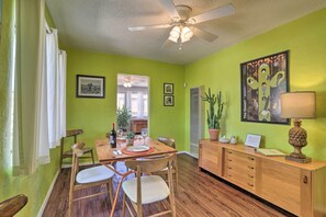 Dining - 'Rockview House' 5 Mi to Joshua Tree Nat'l Park! (Joshua Tree)