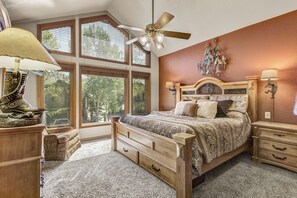 3 bedrooms, iron/ironing board, Internet, bed sheets - Remodeled town-home, Great location walk to downtown, Sleeps 8, Free garage park (Breckenridge)