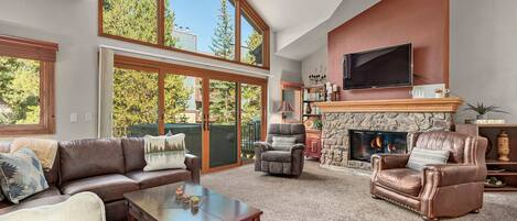 Télévision, cheminée