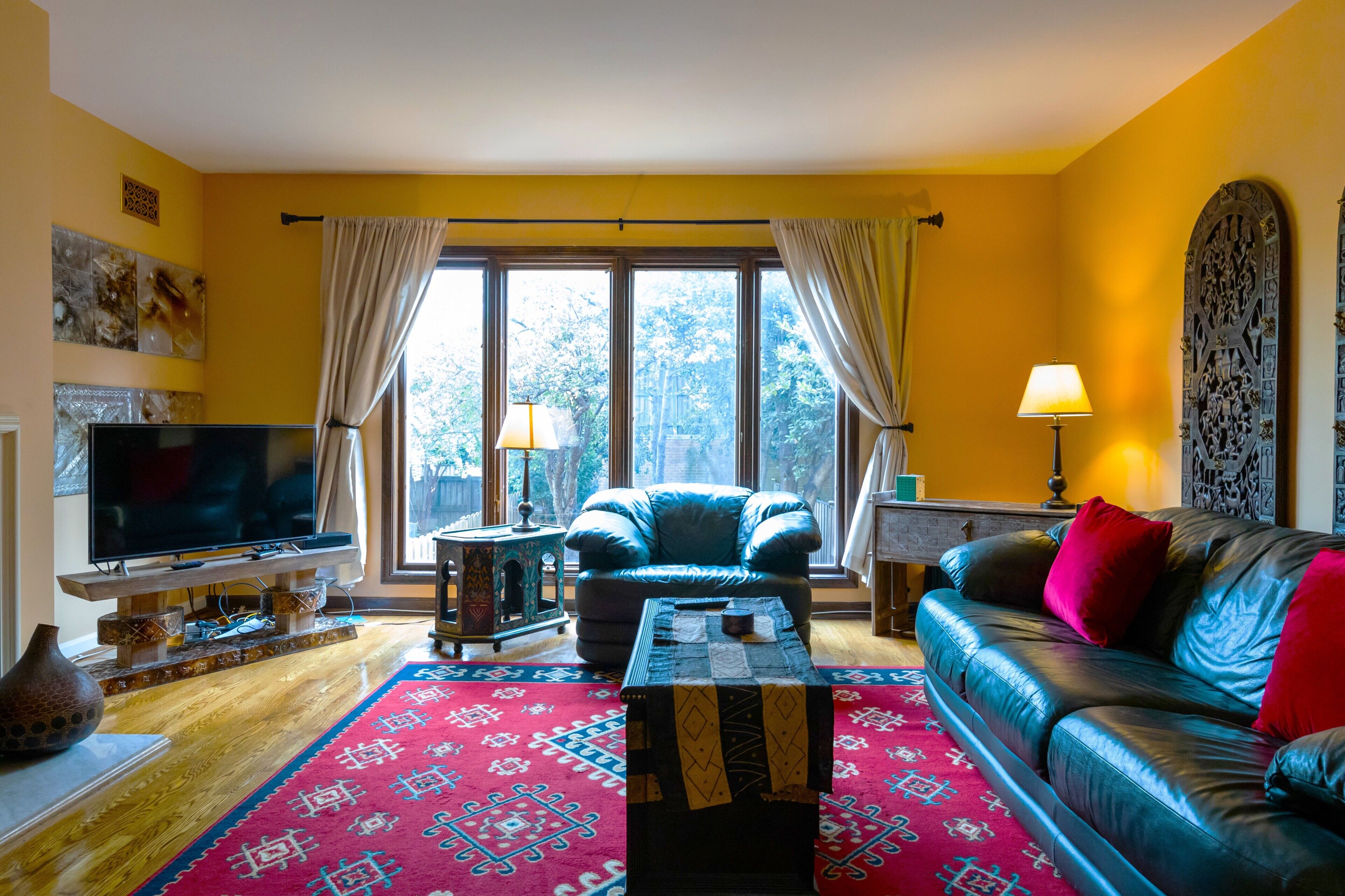 Smart TV, fireplace, books