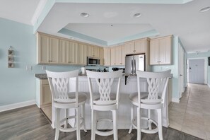 Mikroaaltouuni, astianpesukone