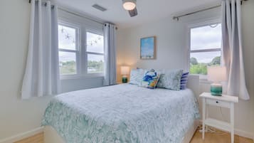 2 bedrooms, iron/ironing board, Internet, bed sheets