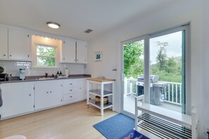 Fridge, microwave, stovetop, coffee/tea maker - Cozy Narragansett Cottage w/ Dock & Outdoor Shower (Narragansett)