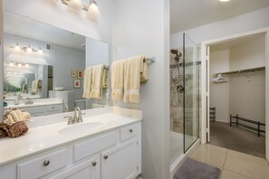 Hair dryer, towels