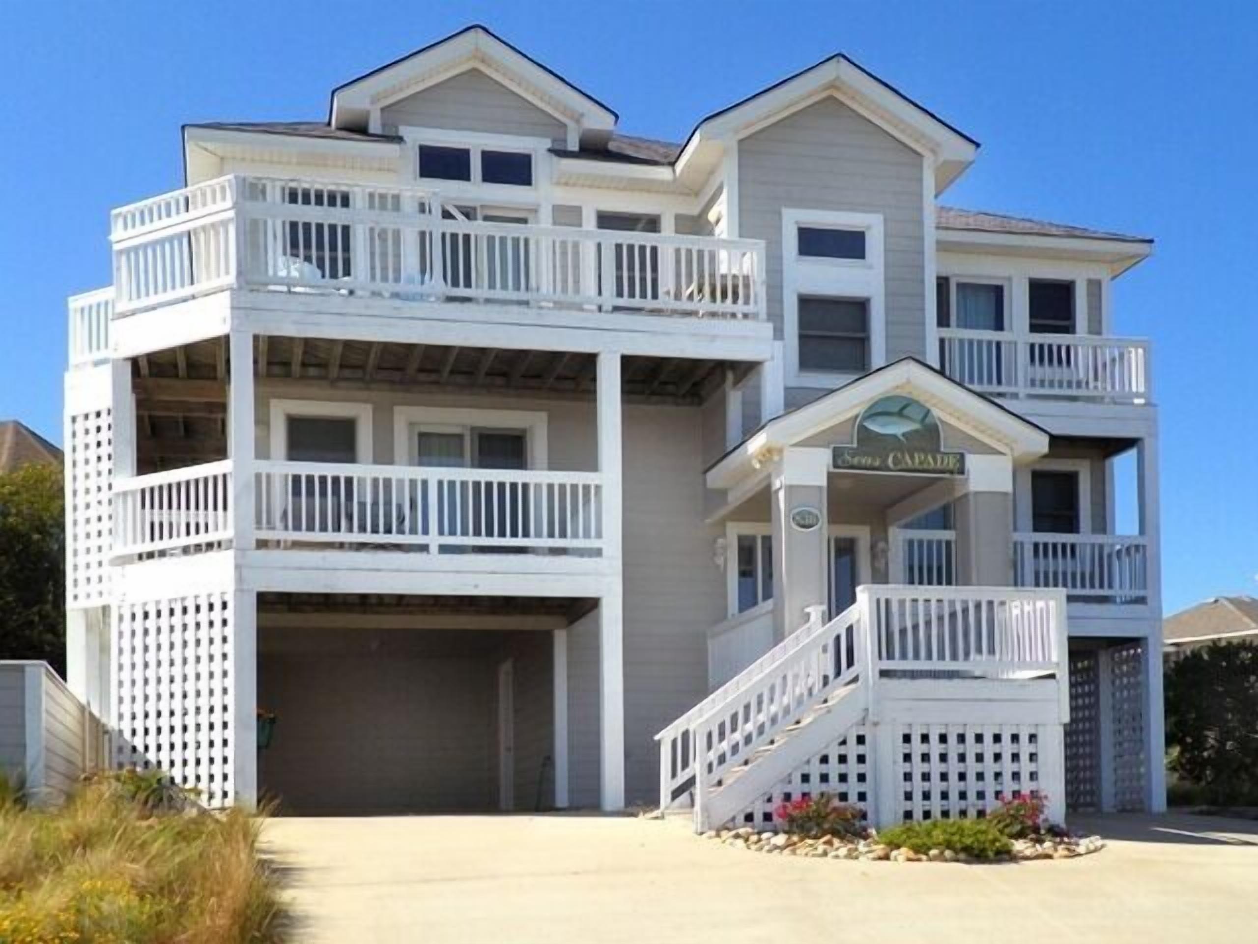 M836- 5 BRs, Private Pool, Hot Tub, 3 Master Suites, Comm. Pool and Tennis!