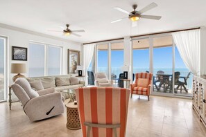 Unclassified image, 4 of 48, button