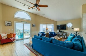 TV - C9036 Almost Paradise. 4x4 Area, Wild Horses, Pool, Great Ocean Views! (Carova)