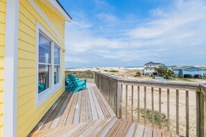 Property grounds - C9036 Almost Paradise. 4x4 Area, Wild Horses, Pool, Great Ocean Views! (Carova)