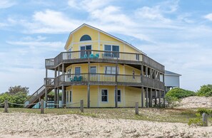 Exterior - C9036 Almost Paradise. 4x4 Area, Wild Horses, Pool, Great Ocean Views! (Carova)
