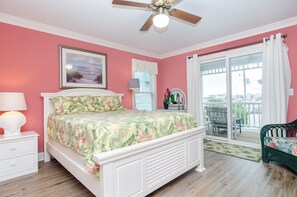 4 habitaciones, tabla de planchar con plancha, wifi y ropa de cama 