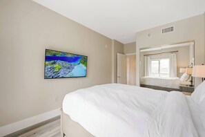 2 bedrooms, desk, iron/ironing board, WiFi