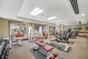 Fitness facility - Elegant 2BR | Pool, Lake Views | Remodeled June 24 (Henderson)