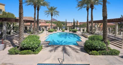 Elegant 2BR | Pool, Lake Views | Remodeled June 24