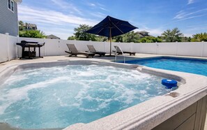 Pool - The Lazy Dog - Corolla, Whalehead, Ocean View, 400 Yds to Beach, Pool, Hot Tub, Pets OK, Flex Stays (Corolla)