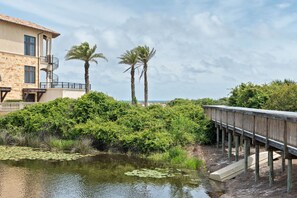 Property grounds - Gulf and Pool Views, Free Seasonal Beach Service, Extended Balcony, Designated B (Santa Rosa Beach)