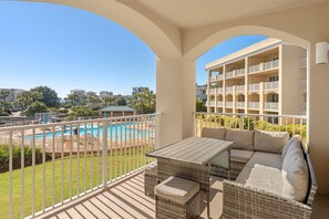 Property grounds - Gulf and Pool Views, Free Seasonal Beach Service, Extended Balcony, Designated B (Santa Rosa Beach)