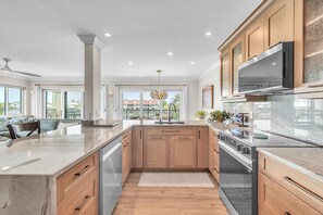 Fridge, microwave, oven, stovetop - 🐬Awesome Water Views🌴End Unit🐠Great Amenities🌞Lands End 3-301 (Treasure Island)