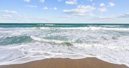 Direct Oceanfront Corner Unit with Stunning Views – Just Steps from the Beach!