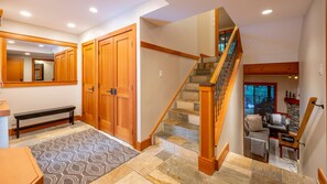 Interior - Prime Location 3.5BR | Private Hot Tub | Garage | Walk to Slopes | Managed by Aloha Whistler (Whistler)