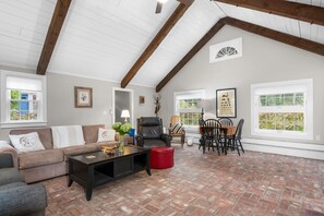 TV, fireplace, DVD player, offices