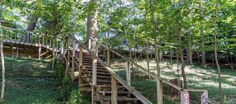 Classic Lake Cottage nestled in Wooded Dunes just