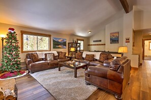 Interior - Hot Tub! Family Gem on Snake River in Keystone! (Keystone)