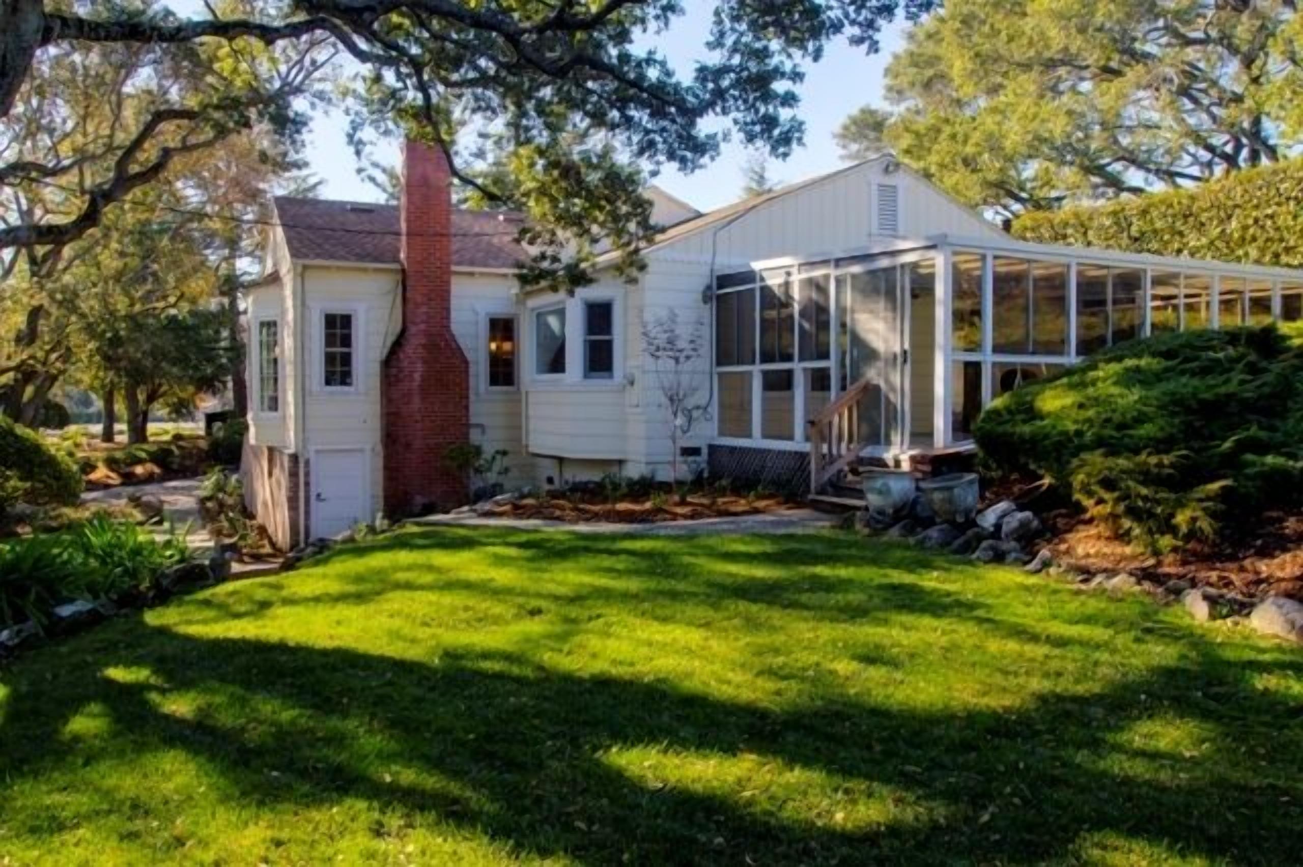 Historic Petaluma Vacation Rental on Vintage Farm!