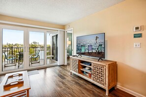 Interior - Premier unit on top floor w/ fantastic amenities! Land's End 1-404 (Treasure Island)