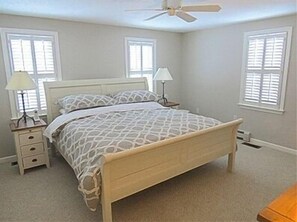 3 chambres, fer et planche à repasser, accès à Internet, literie fournie