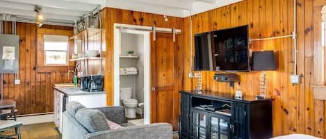 1 habitación, tabla de planchar con plancha y wifi