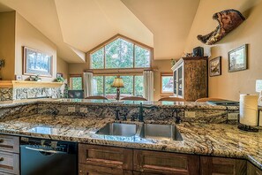 Microwave, stovetop, dishwasher, coffee/tea maker