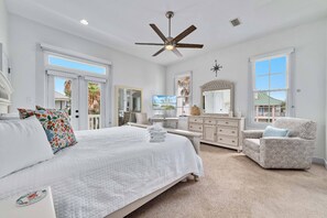 4 soverom, strykejern/-brett, internettilgang og sengetøy