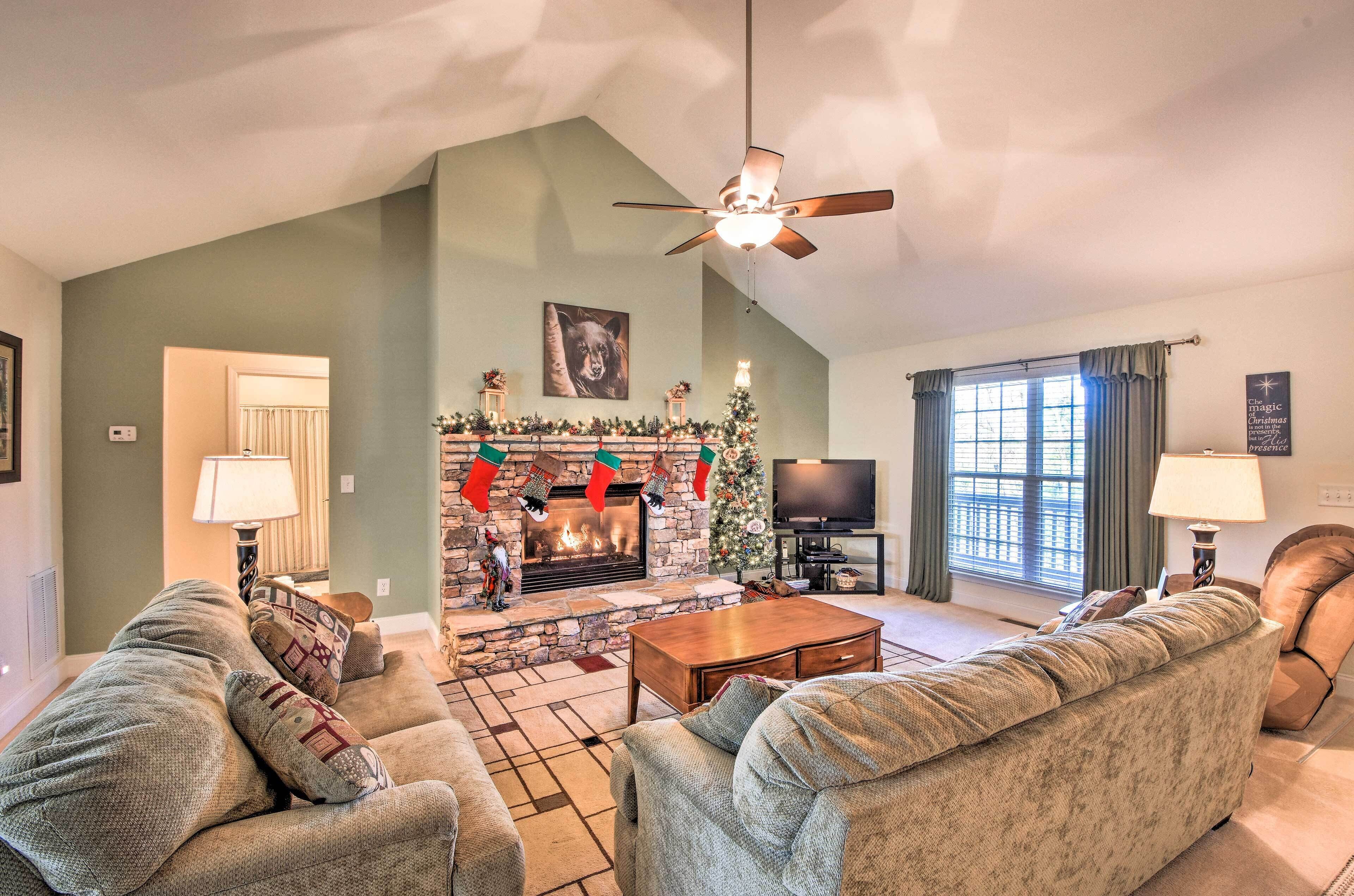 Blairsville Home w/ Deck & Stunning Mountain Views