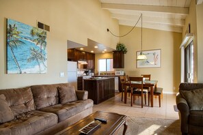TV, fireplace - Newly remodeled upper oceanfront unit just steps from the Balboa Pier fun! (Newport Beach)