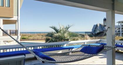 Spacious family home w unobstructed ocean views!