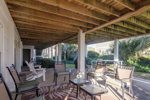 Terrace/patio - Spacious family home w unobstructed ocean views! (Wrightsville Beach)