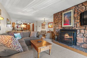 TV, fireplace