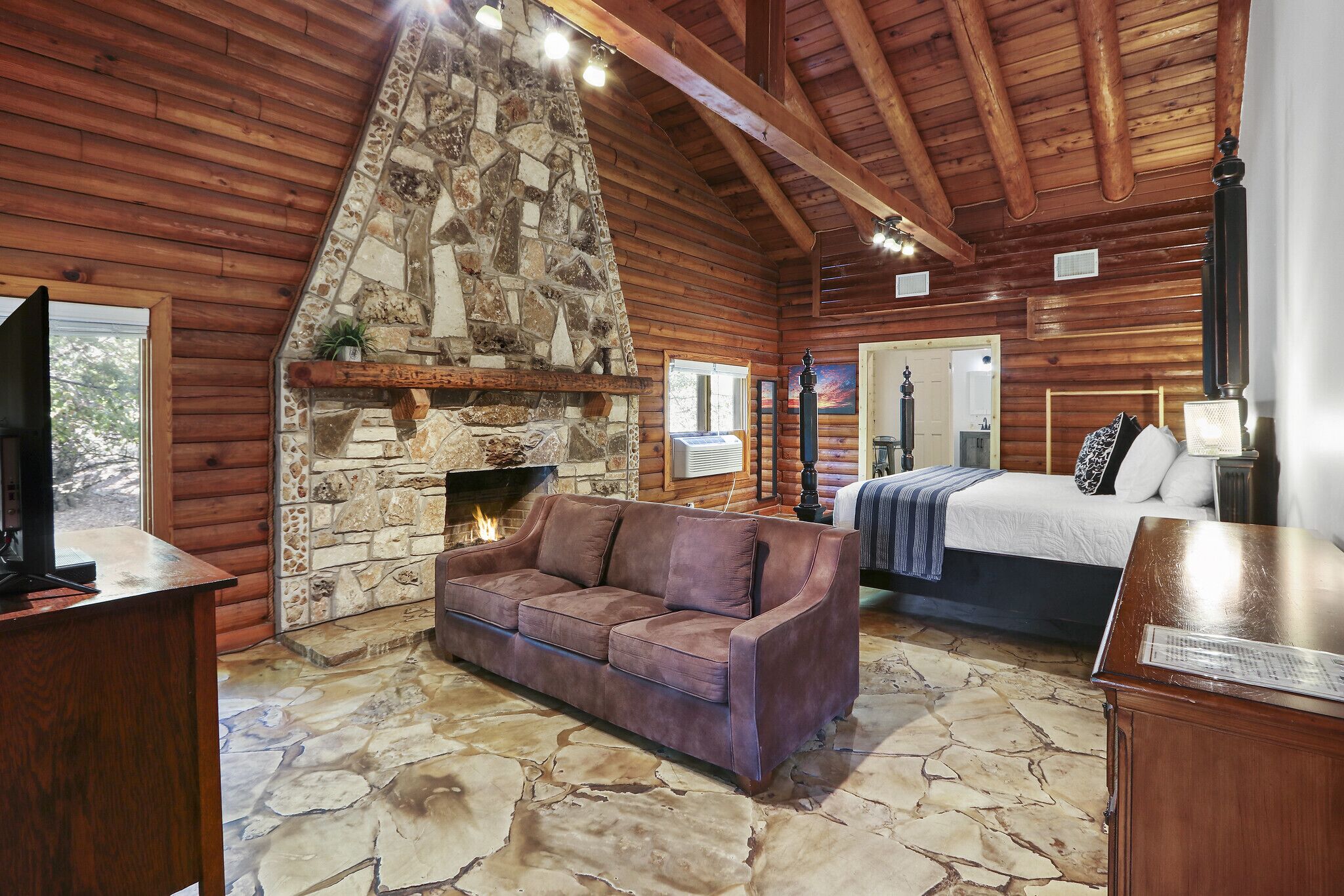 13 bedrooms, iron/ironing board, WiFi, bed sheets