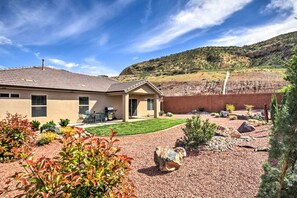 Property grounds - Scenic La Verkin Home: 20 Mi to Zion National Park (La Verkin)