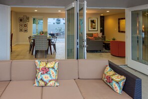 TV, DVD player - Boo Boo's Hideaway - Easy Walk to Palm Canyon Drive (Palm Springs)