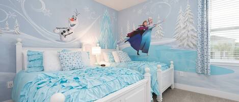 6 bedrooms, iron/ironing board, WiFi, bed sheets